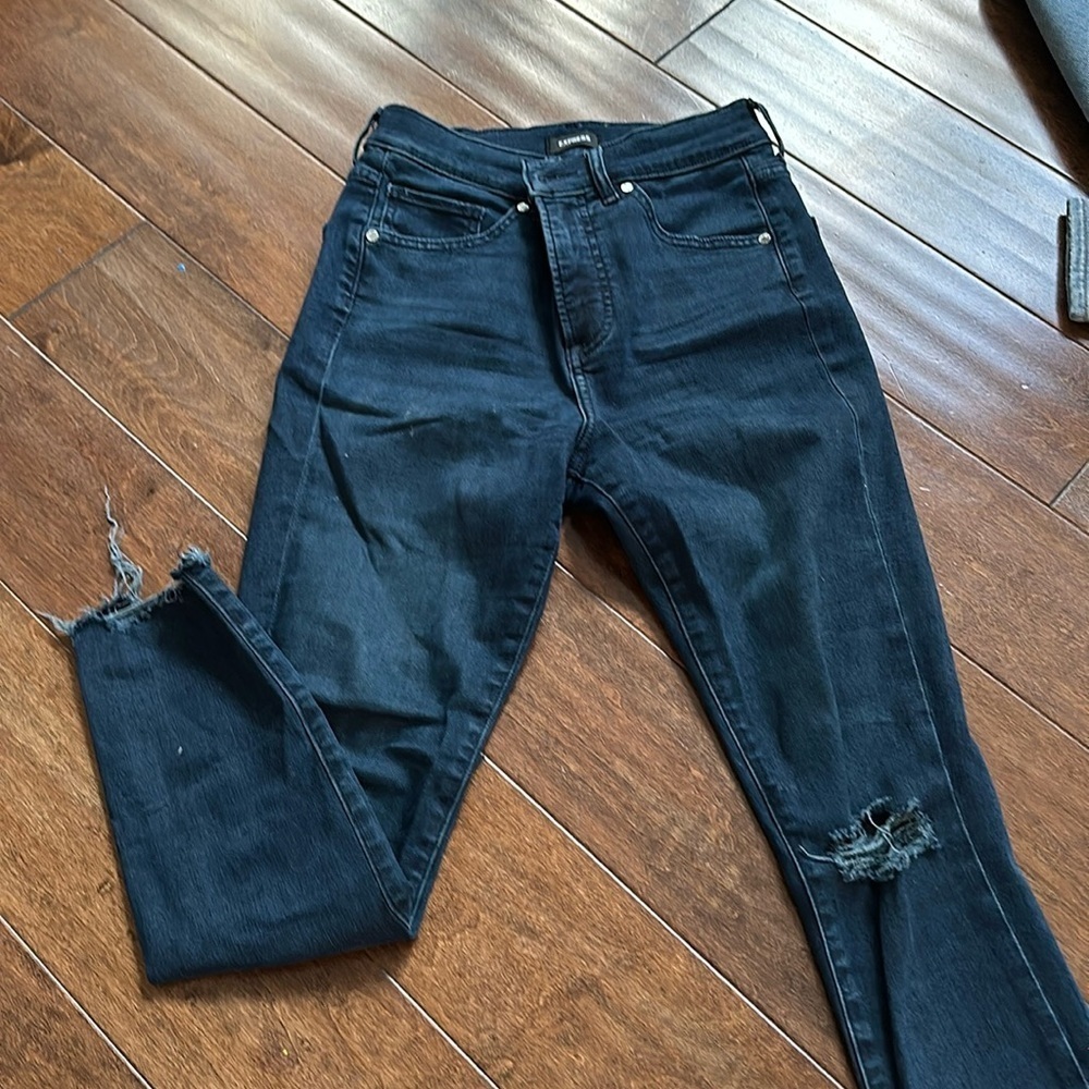never been worn without tags express jeans